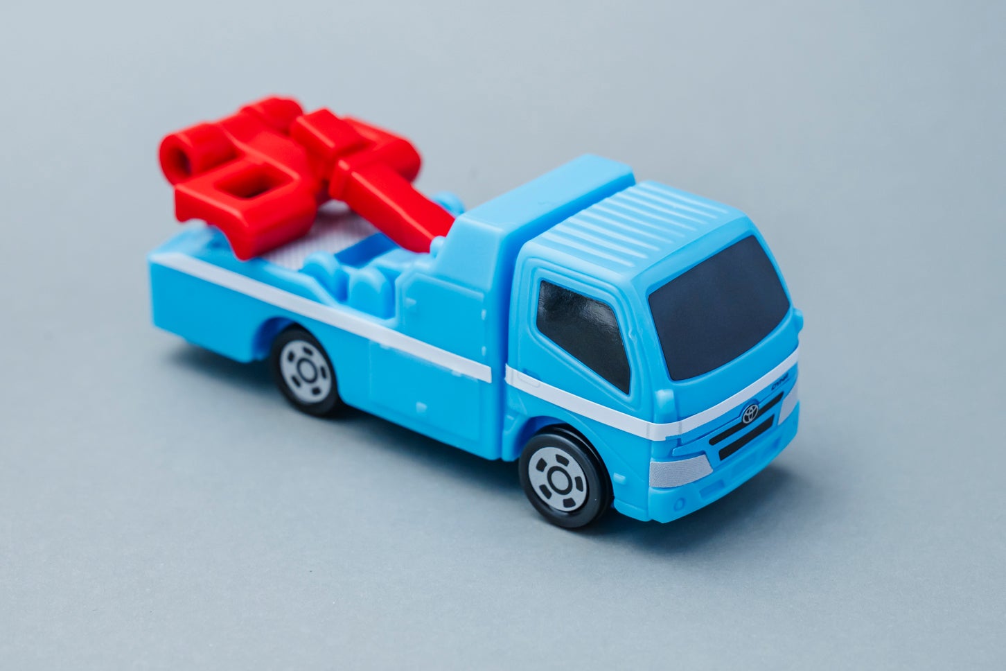 ハッピーセット「トミカ」トヨタ ダイナ レッカー車