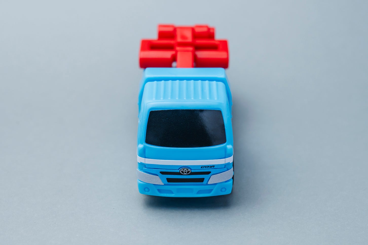 ハッピーセット「トミカ」トヨタ ダイナ レッカー車