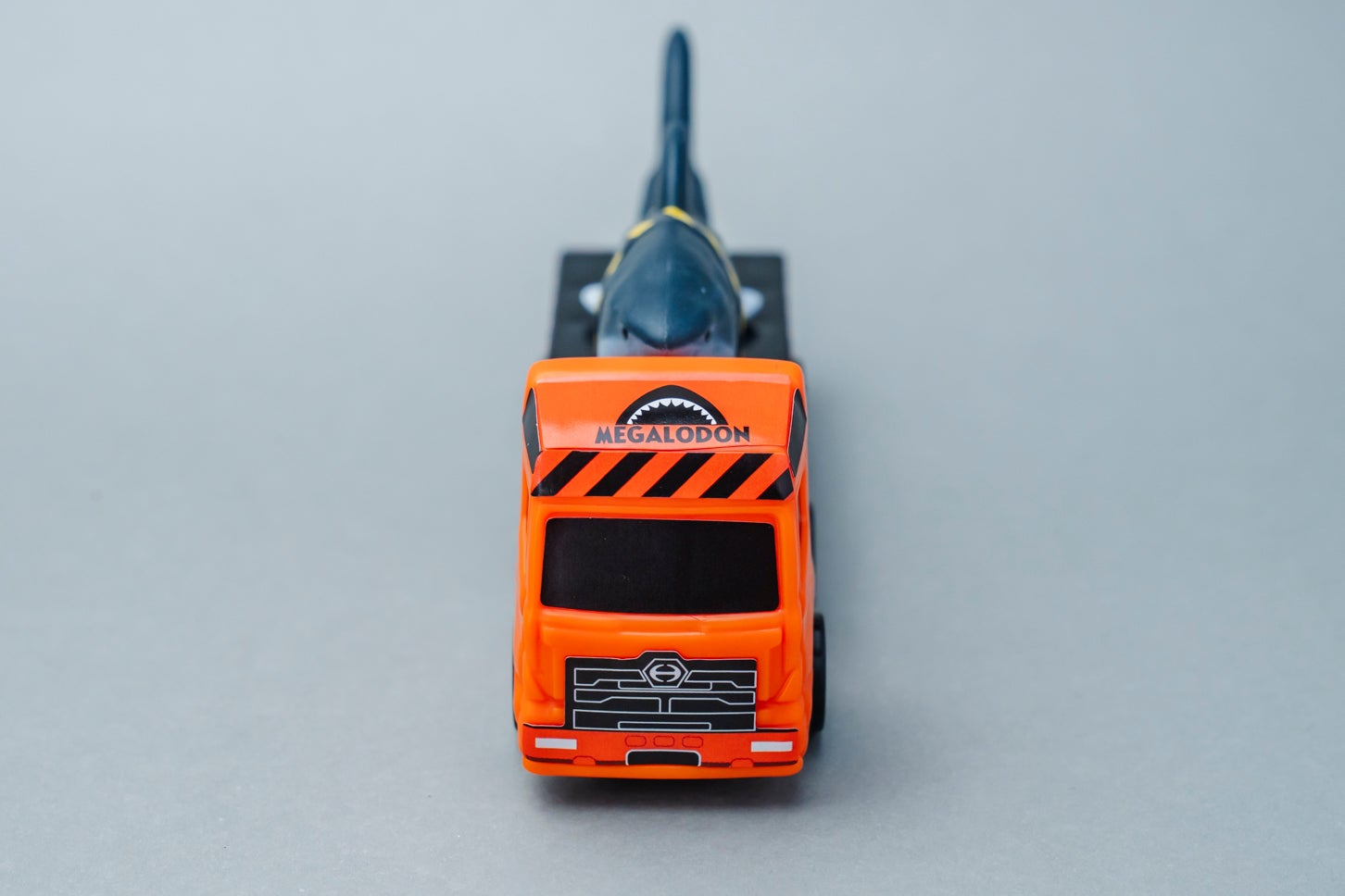 ハッピーセット「トミカ」日野プロフィア メガロドン搬送車
