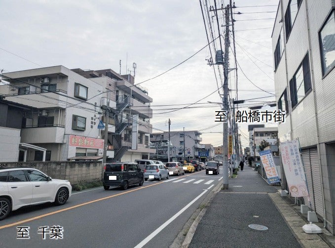 混雑する「国道296号」の様子。
