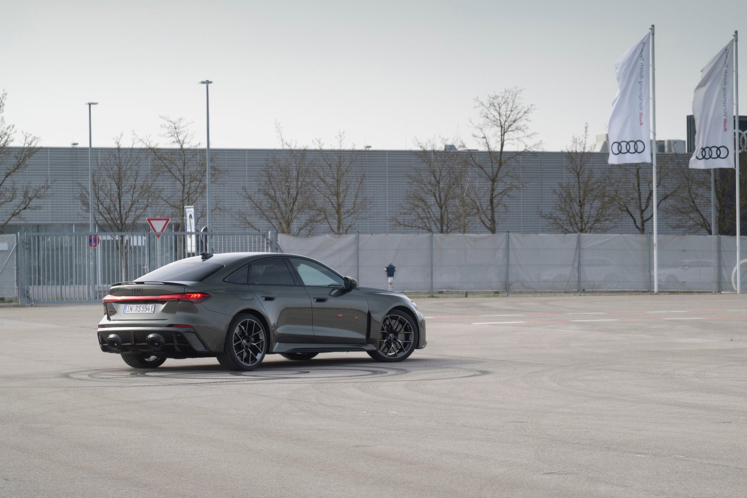 アウディRS 5セダン｜Audi RS 5 Sedan