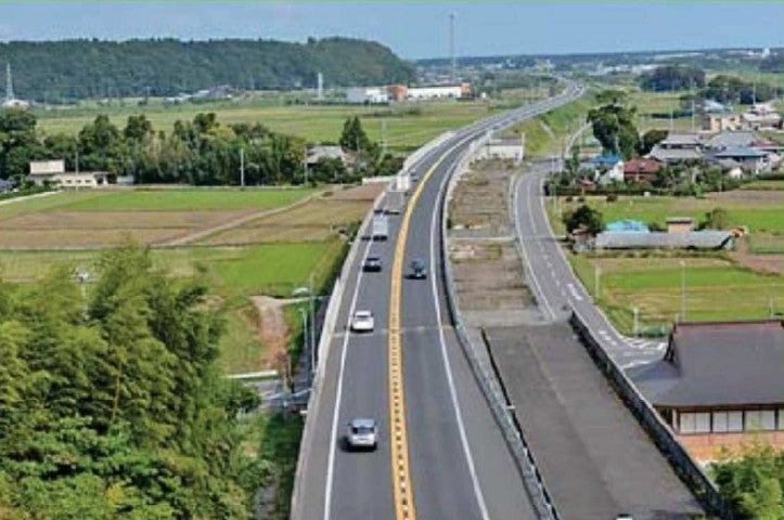 暫定2車線で開通済みの銚子連絡道路