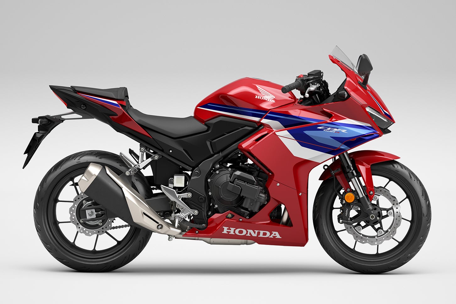 ホンダCBR400R E-クラッチ｜カラー：グランプリレッド