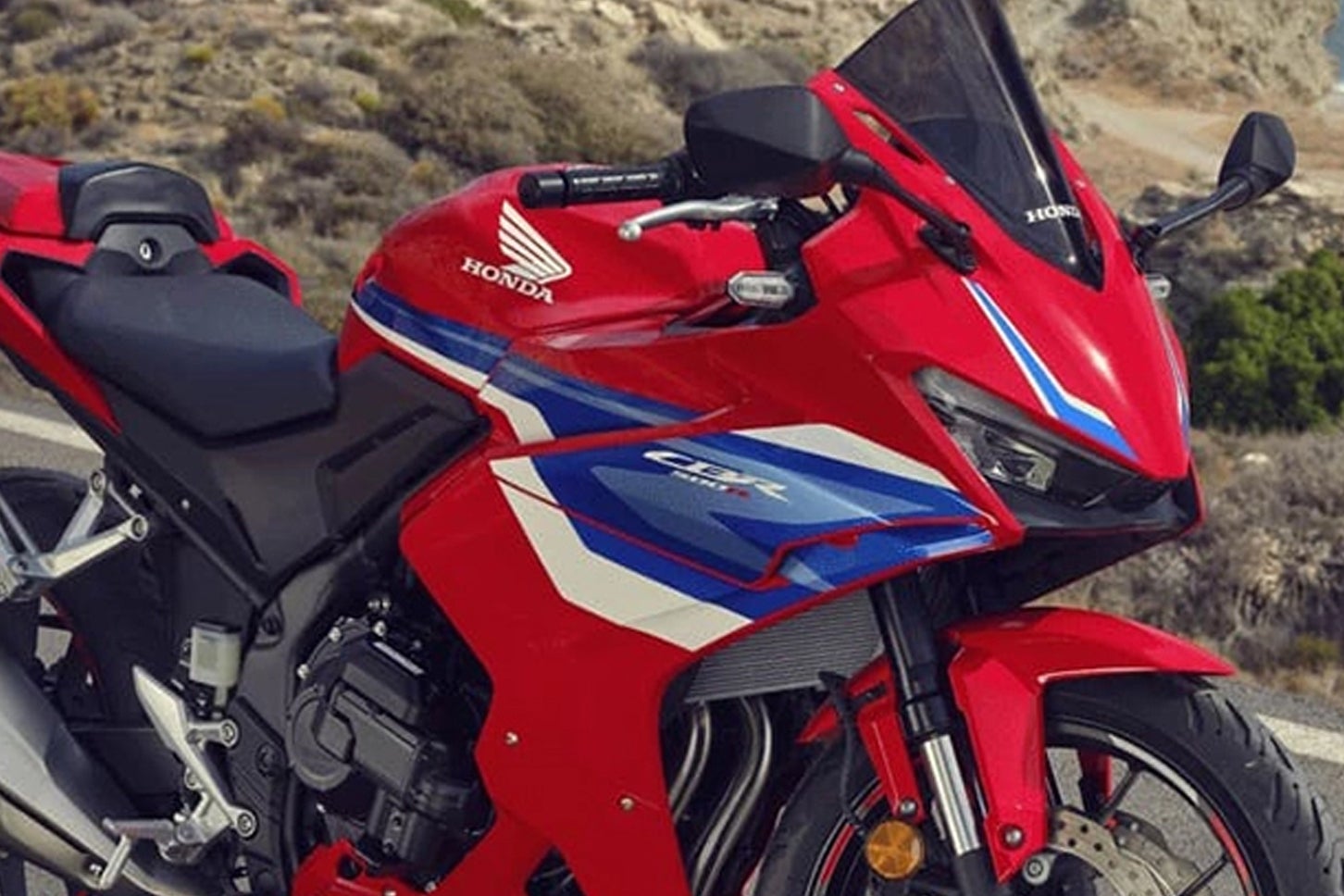 ホンダが新型400ccバイク2車種を発売！「CBR400R」「NX400」にE