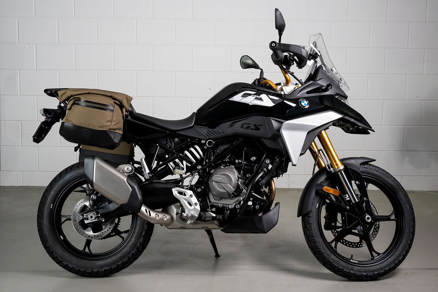 BMW F 450 GSエクスクルーシブ（カラー：コスミック・ブラック）