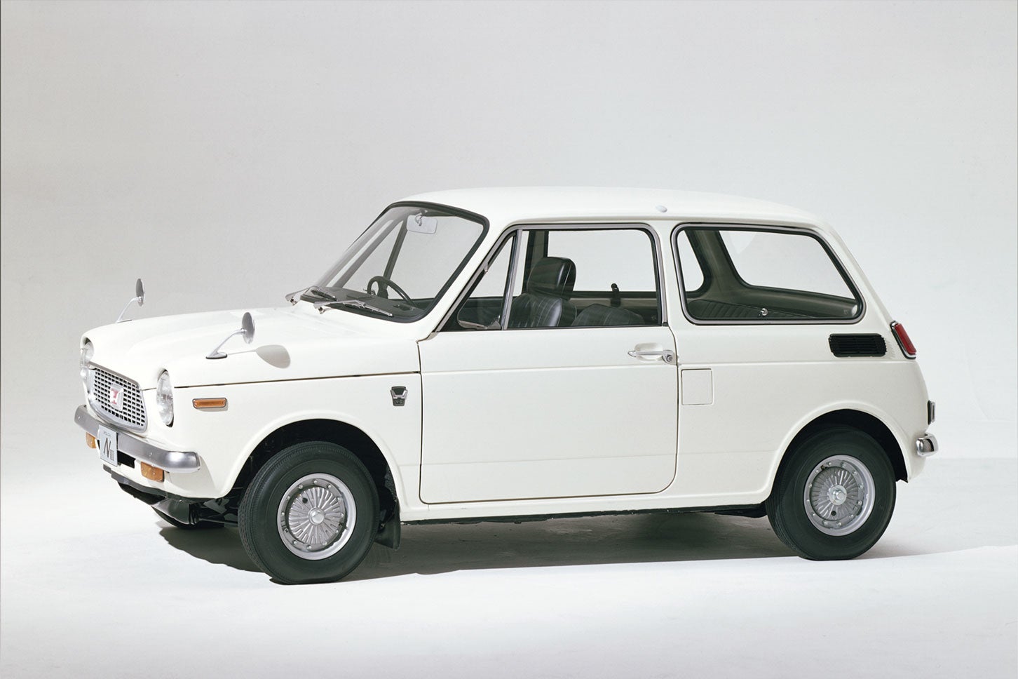 同時期に大衆車として人気を博した「N360」の三代目「ホンダ NIII360」