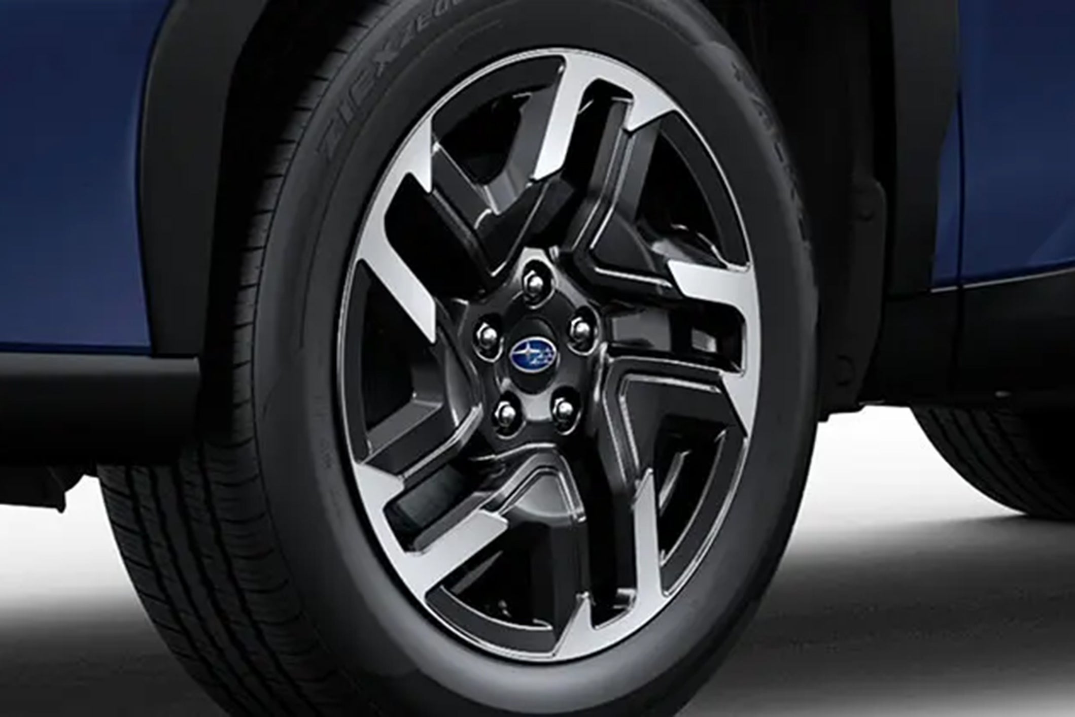 スバル・フォレスター ツーリング｜225/55R18オールシーズンタイヤ& 18インチアルミホイール（ダークメタリック塗装＋切削光輝）