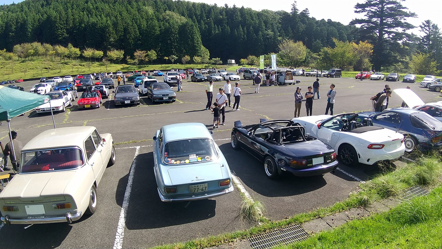 参加台数が400台規模に達した時期もあり、会場を変えながら開催してきた。現在は日光霧降アイスアリーナ第2駐車場で実施している。