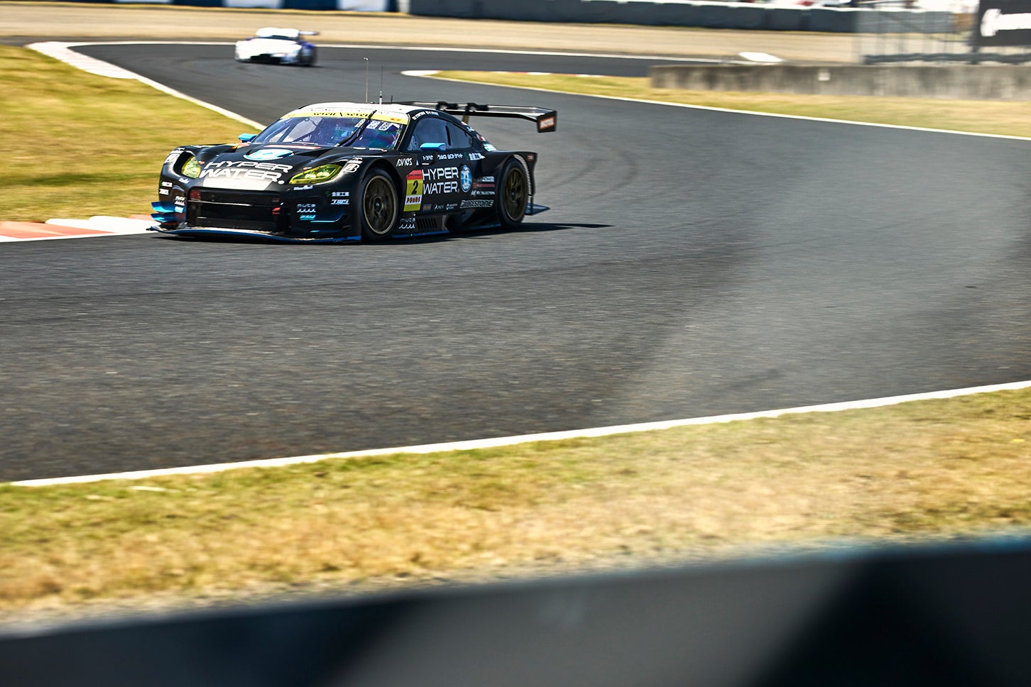 昨年は光る走りを見せながらランキング10位に甘んじた2号車、HYPER WATER INGING GR86 GTだが、岡山では予選も決勝も2位。優勝したアストンと同一周回で走り切った唯一の車両だった。
