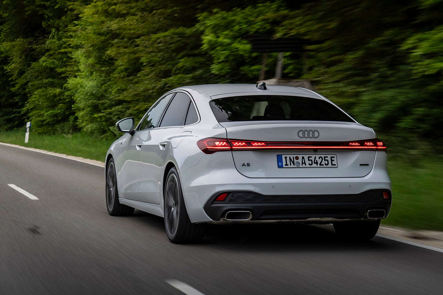 アウディA5 TFSI e-HybridクワトロSライン｜Audi A5 TFSI e-Hybrid quattro S Line