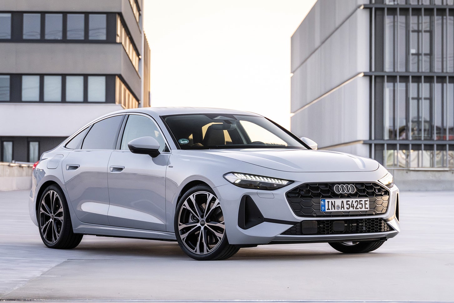 アウディA5 TFSI e-HybridクワトロSライン｜Audi A5 TFSI e-Hybrid quattro S Line