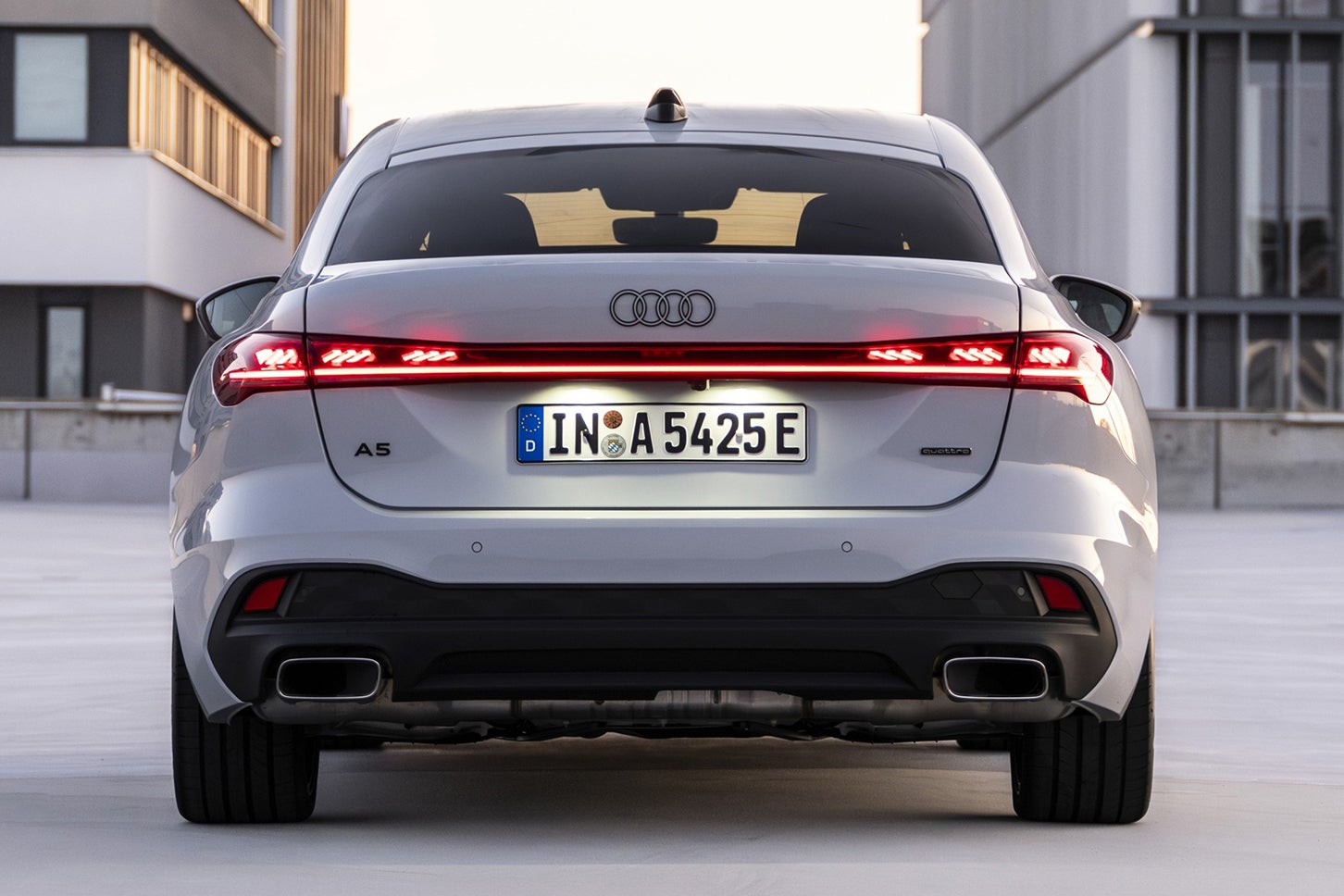 アウディA5 TFSI e-HybridクワトロSライン｜Audi A5 TFSI e-Hybrid quattro S Line
