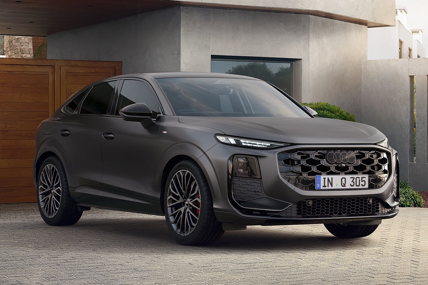アウディQ3スポーツバック マットエディション｜Audi Q3 Sportback Matte Edition