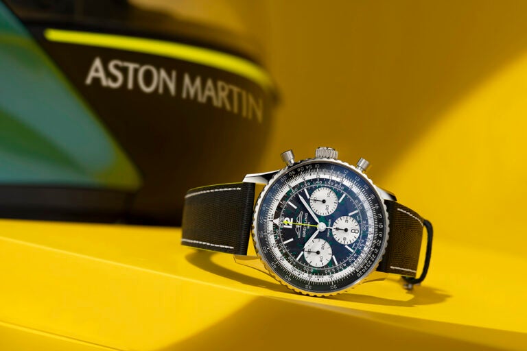 ブライトリング「ナビタイマー B01 クロノグラフ 43 Aston Martin Aramco Formula One™ Team」Ref.EB01381A1B1X1