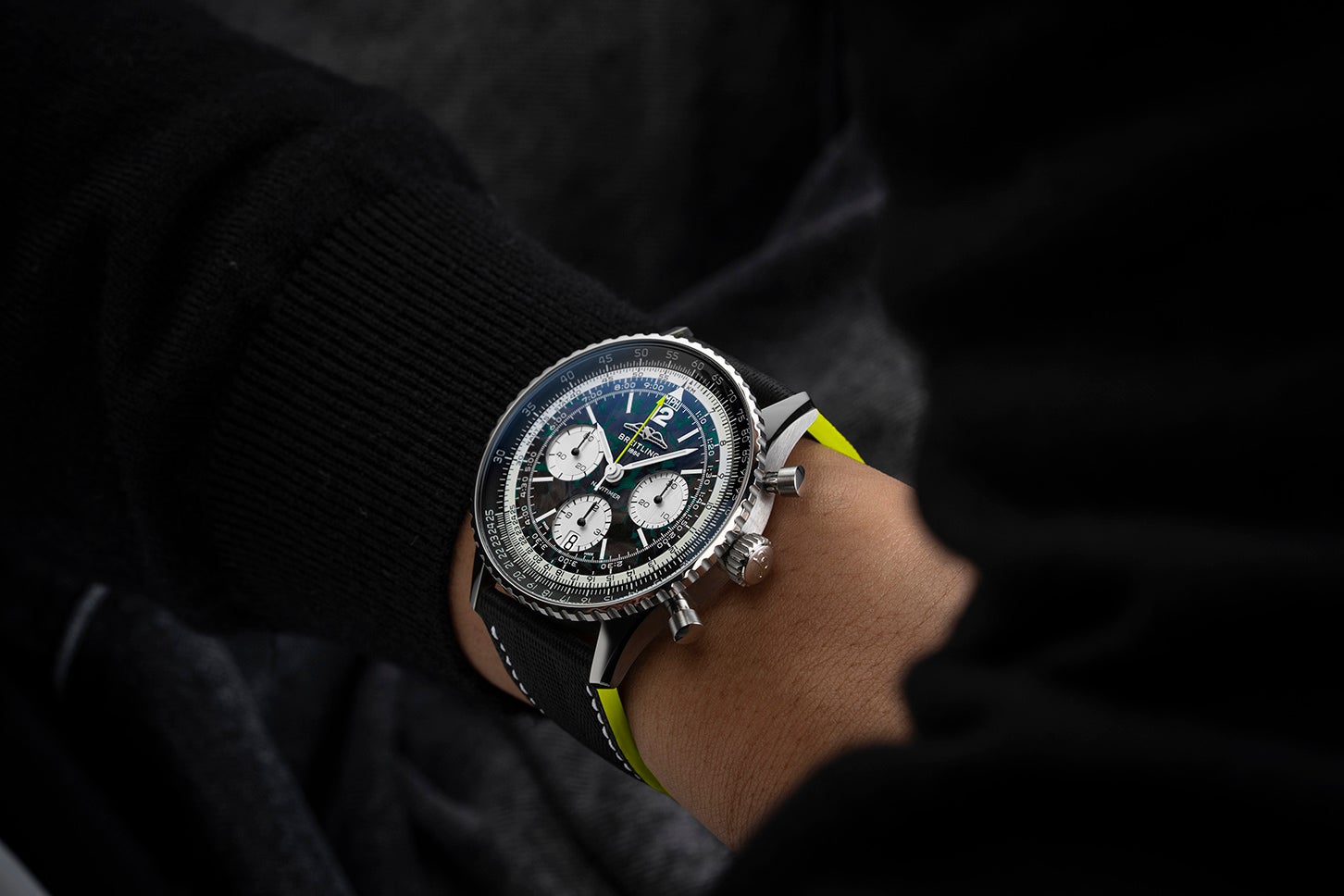 ブライトリング「ナビタイマー B01 クロノグラフ 43 Aston Martin Aramco Formula One™ Team」Ref.EB01381A1B1X1
