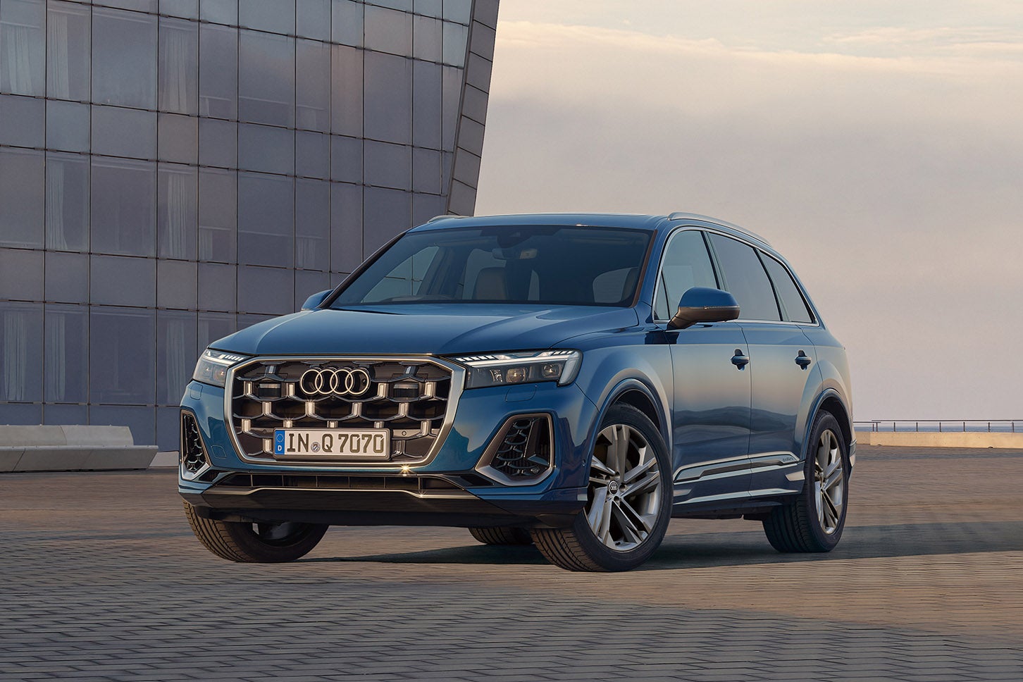 アウディ Q7｜Audi Q7