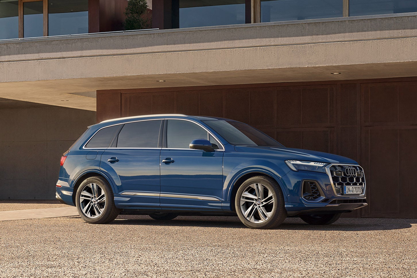 アウディ Q7｜Audi Q7