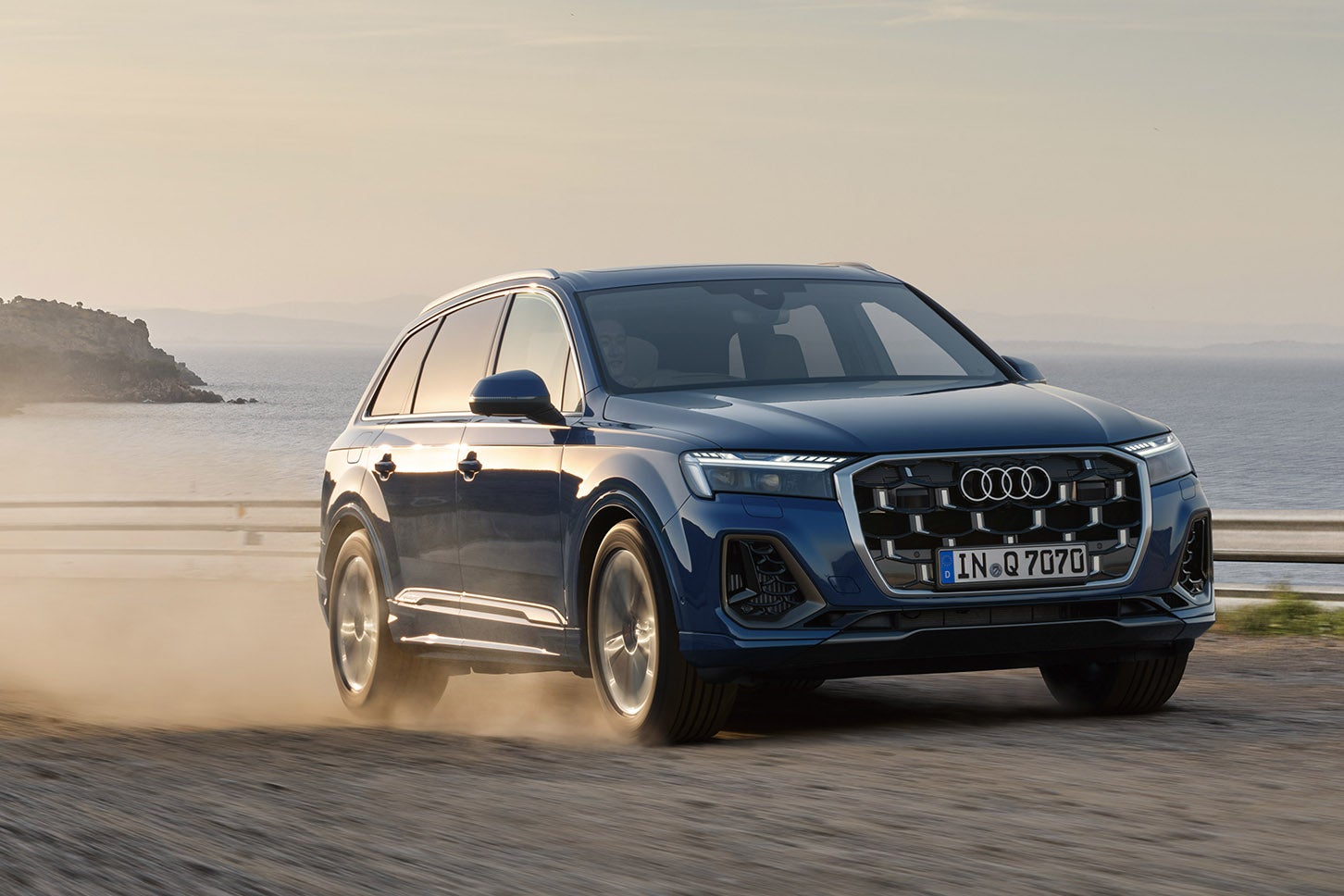 アウディ Q7｜Audi Q7