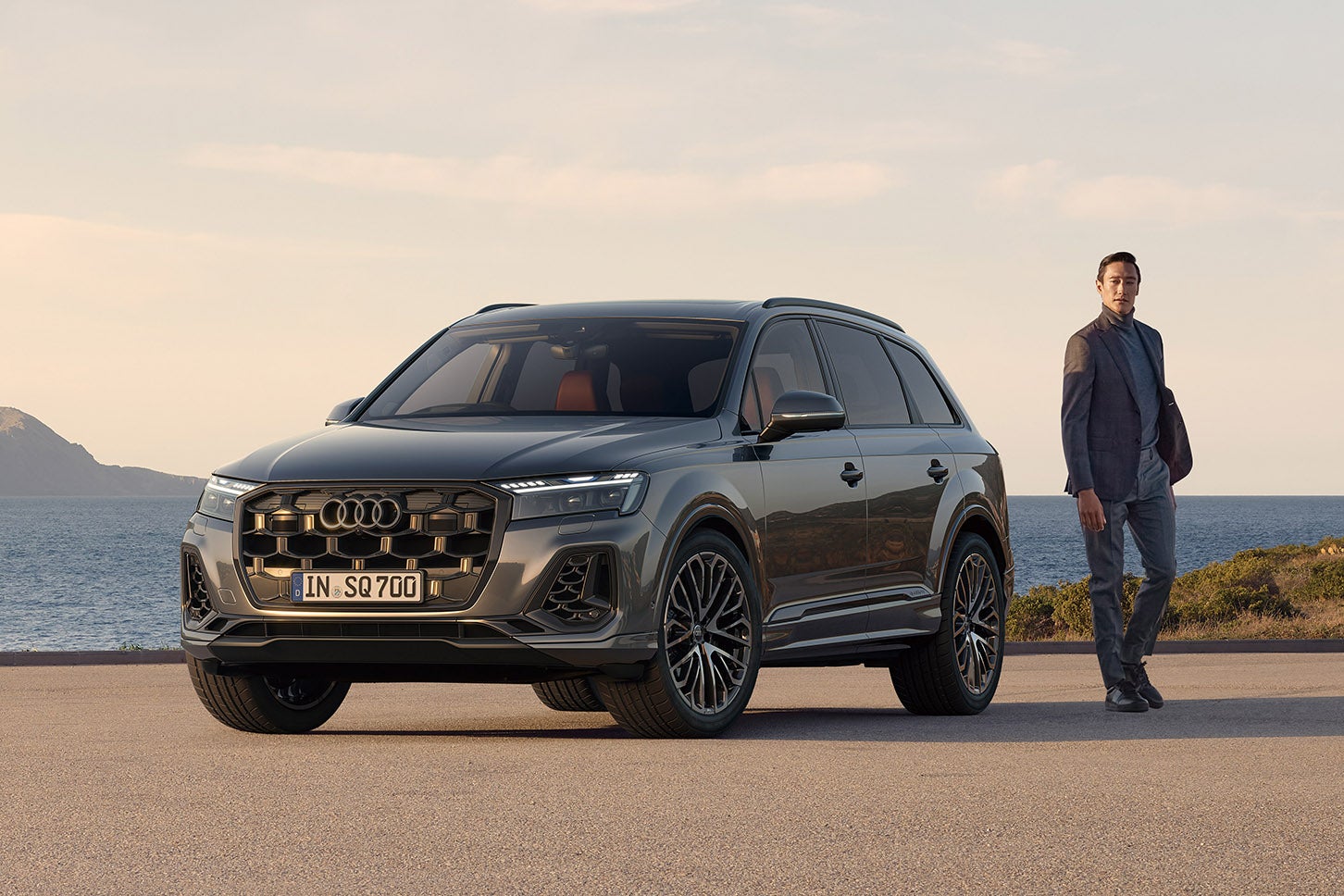 アウディ SQ7｜Audi SQ7