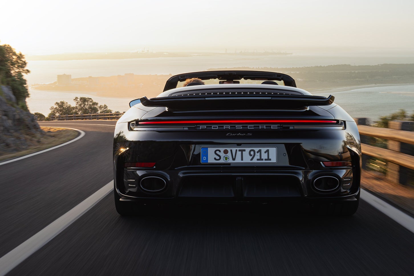 ポルシェ911ターボSカブリオレ（992.2型）｜Porsche 911 Turbo S Cabriolet (type 992.2)
