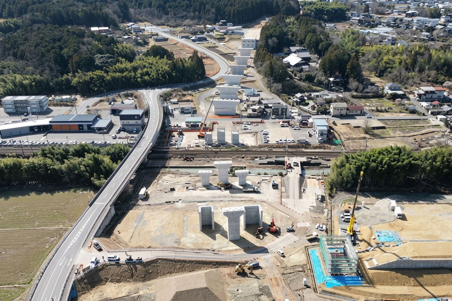 濃飛横断自動車道（中津川工区）の状況。