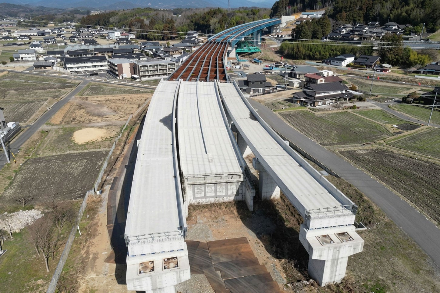 濃飛横断自動車道（中津川工区）の状況。