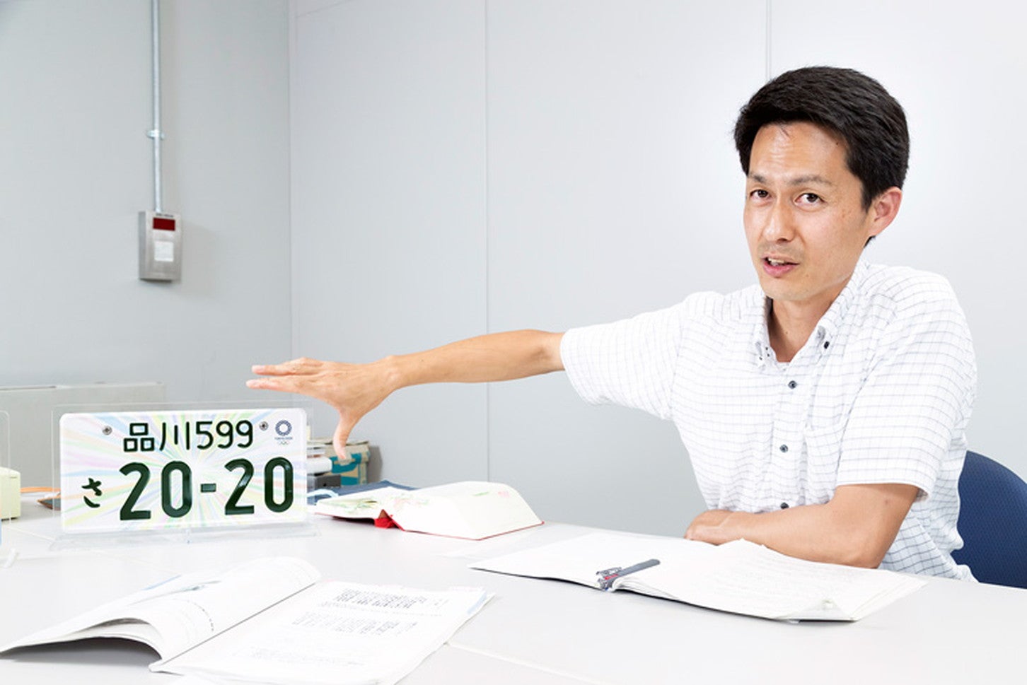 ナンバープレートってどんな素材？