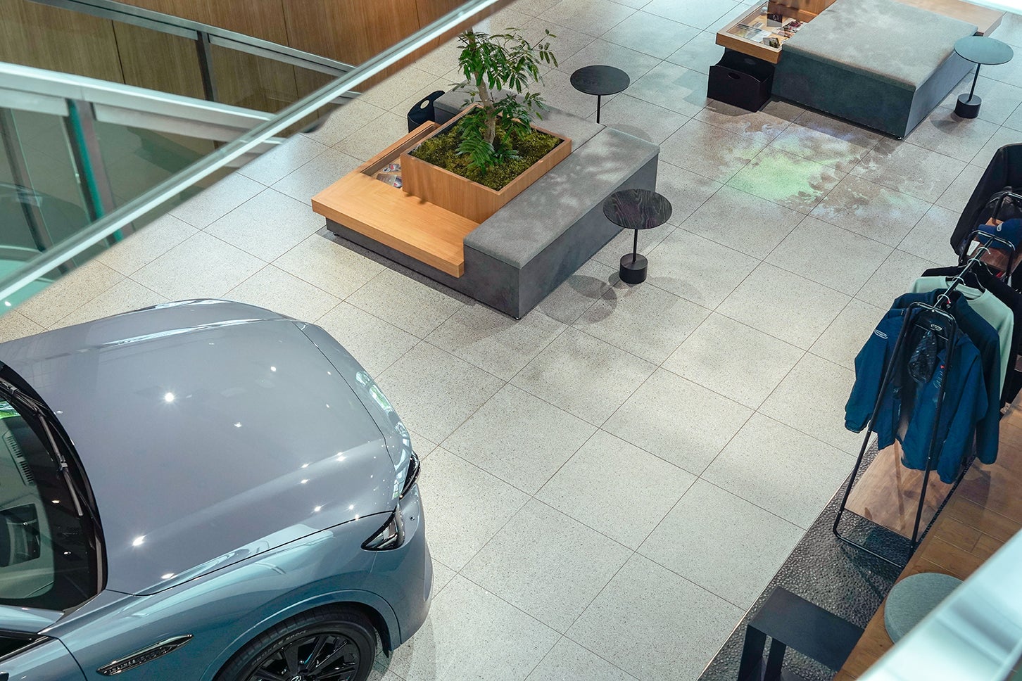 今度、マツダのカフェへ行こう！ 表参道の「MAZDA TRANS AOYAMA」で、ちょっとひと息。──連載｜CCGとクルマでどうする？＜第13回＞