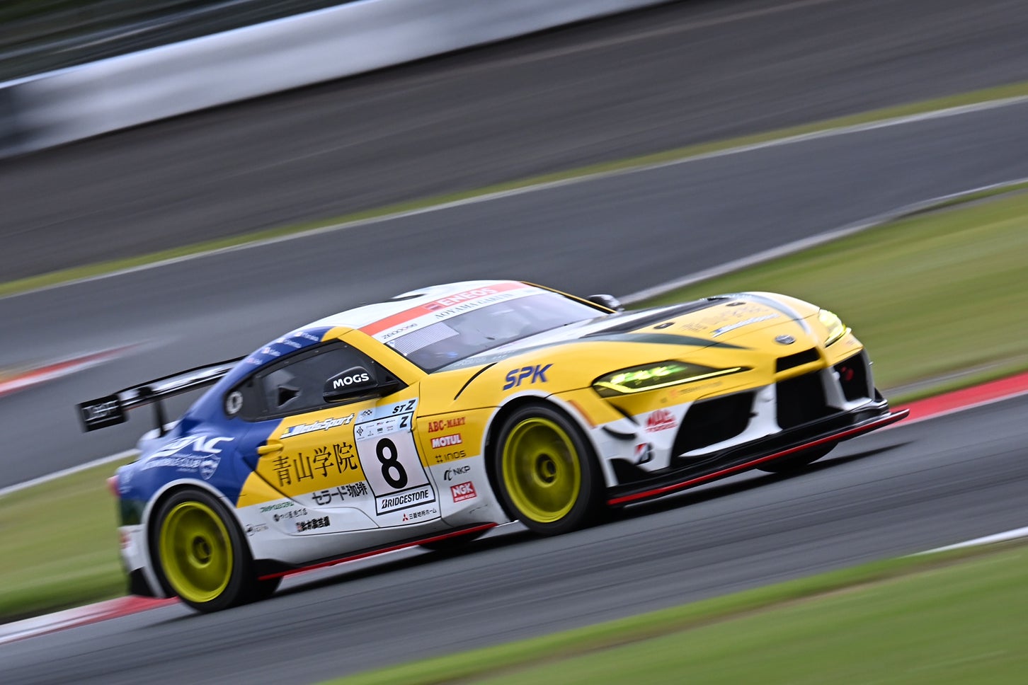 ST-Zクラスに8号車として「青山学院大学自動車部 GR Supra EVO2」が参戦した