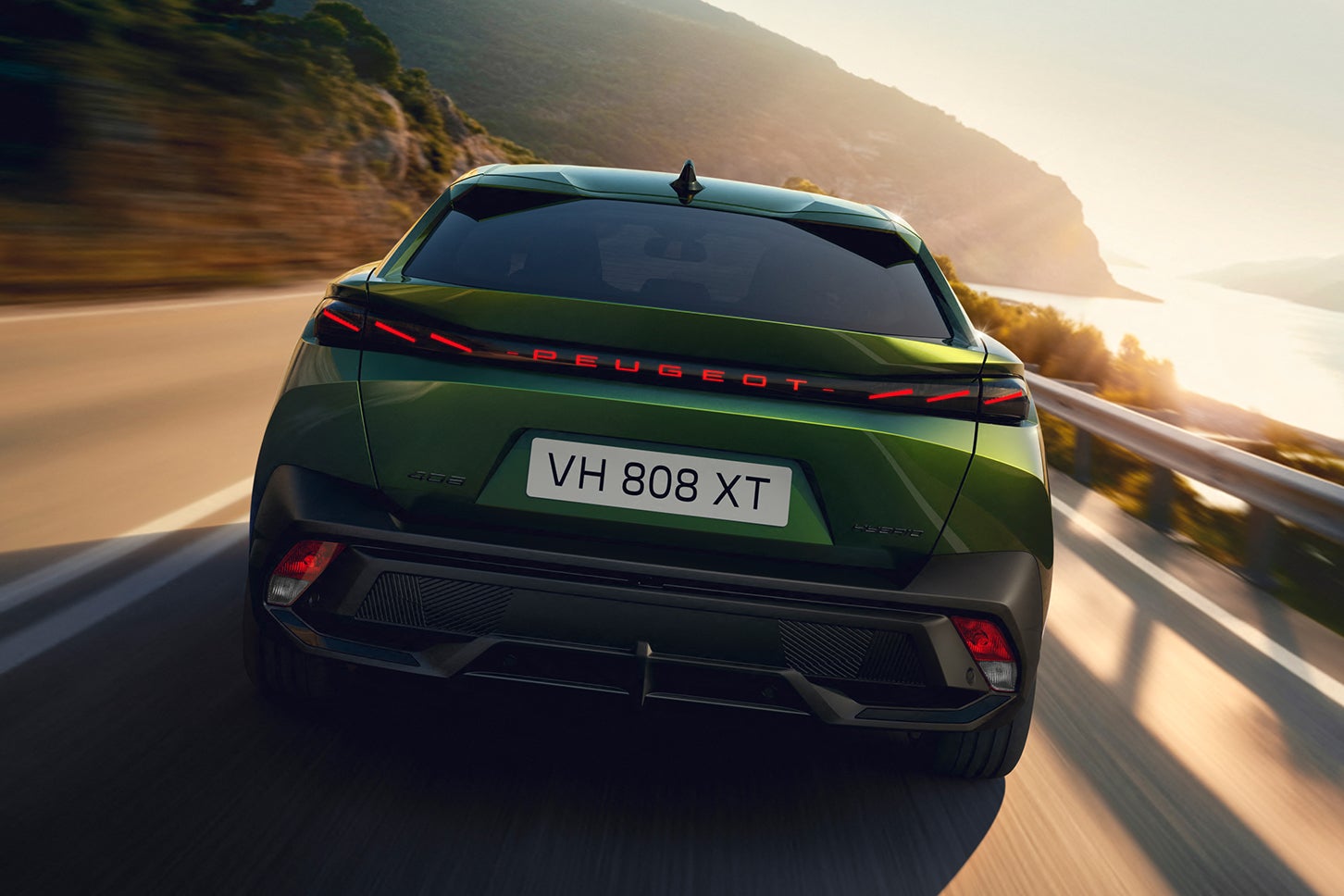 プジョー408 GTハイブリッド｜Peugeot 408 GT Hybrid