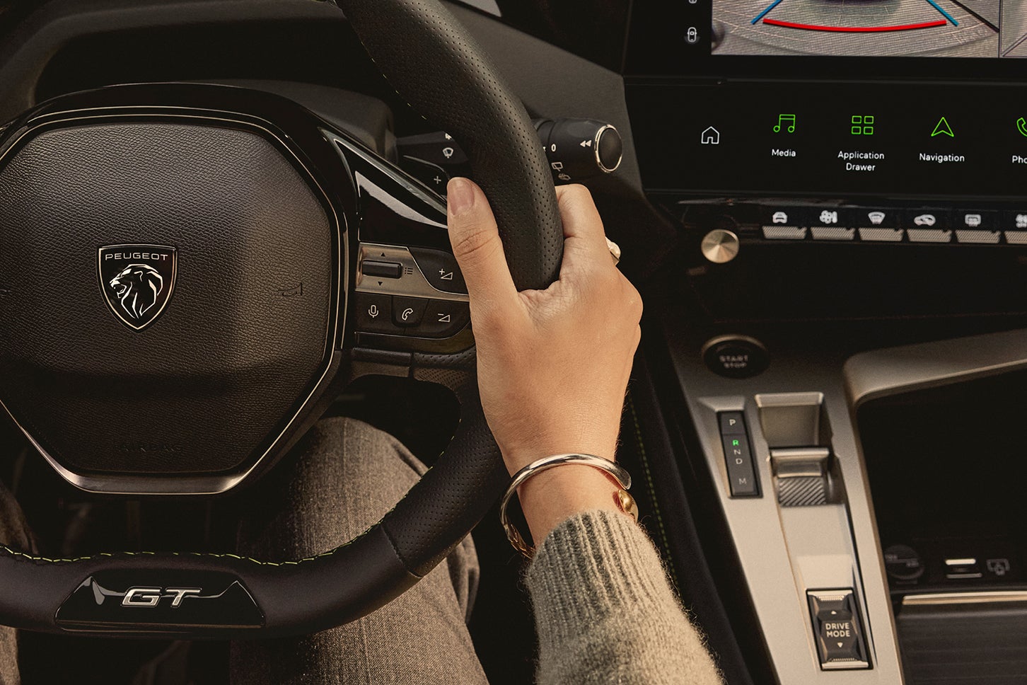 プジョー408 GTハイブリッド｜Peugeot 408 GT Hybrid