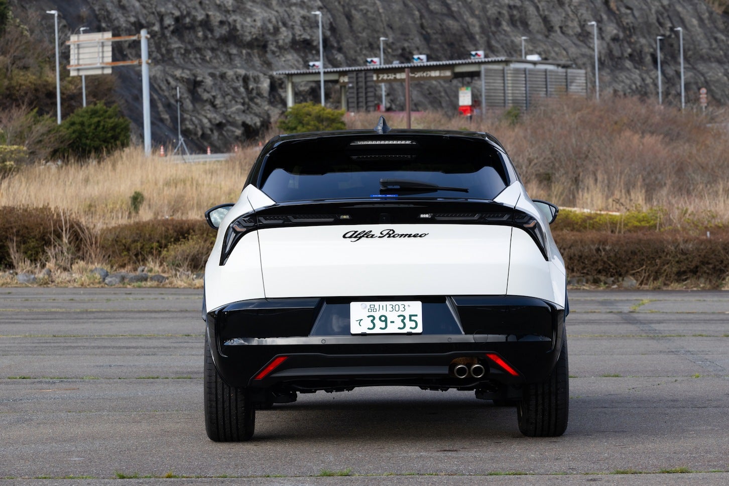 アルファロメオ ジュニア イブリダ エディツィオーネ ビアンコ｜Alfa Romeo Junior Ibrida Edizione Bianco