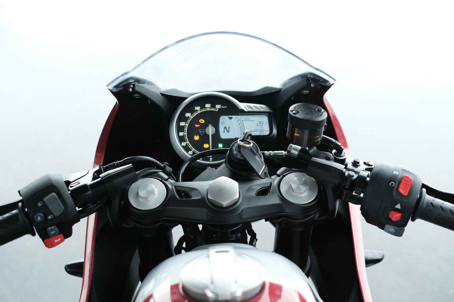 トライアンフ スラクストン400｜Triumph Thruxton 400