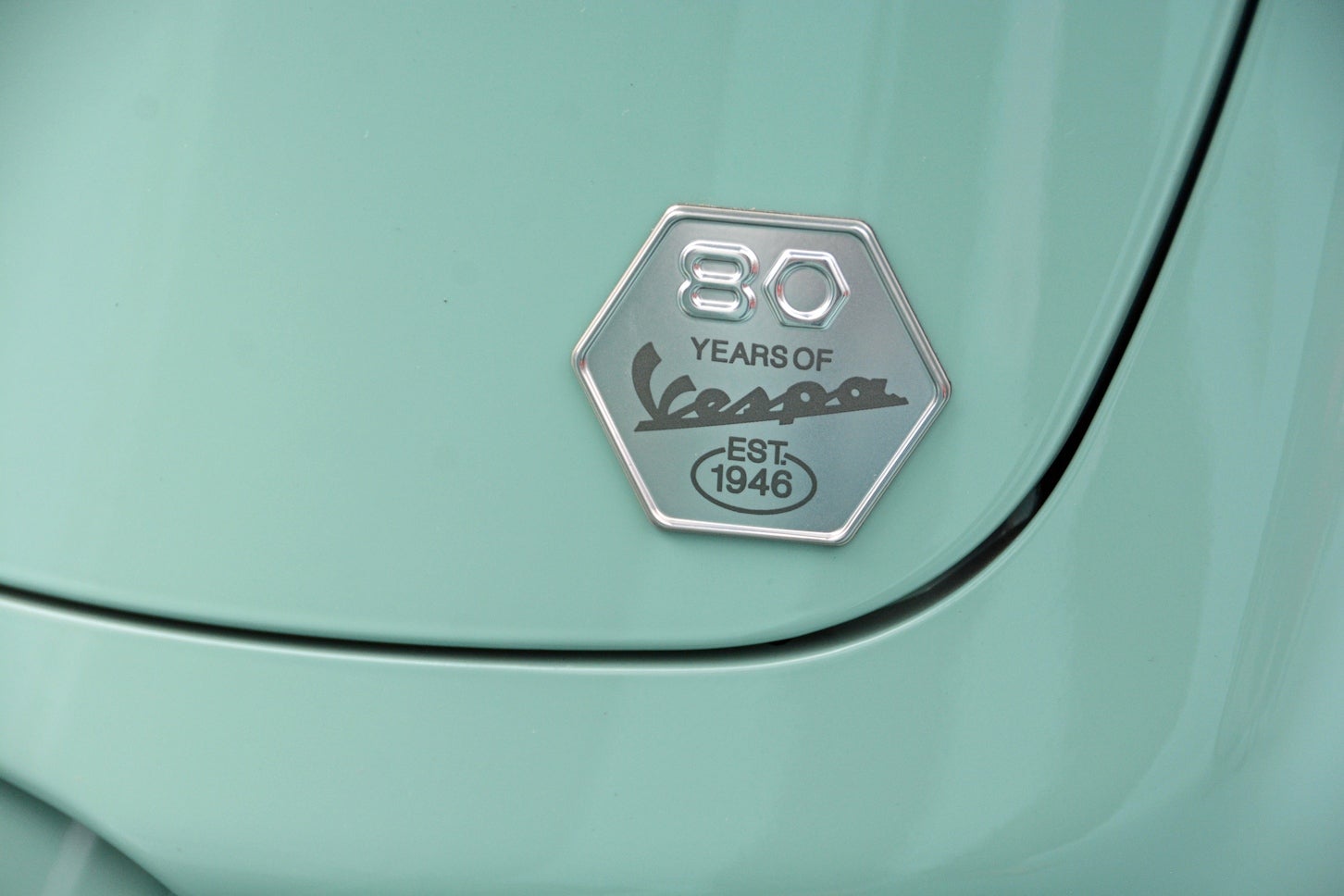 ベスパ80周年記念モデルのディテール