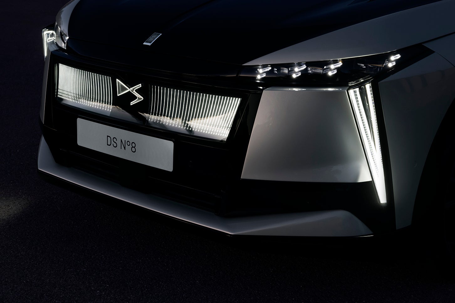 DS N°8エトワールAWD｜DS N°8 Etoile AWD