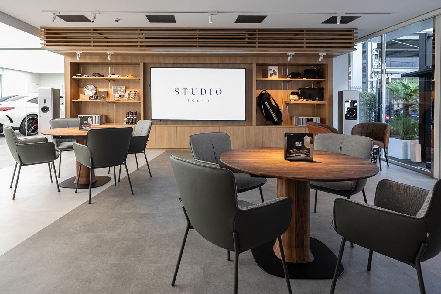 Mercedes-Benz STUDIO TOKYO