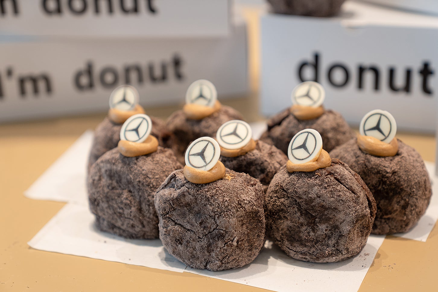 Mercedes-Benz STUDIO TOKYO｜Mercedes-Benz Cafe by I’m donut？「Mercedes-Benz Special キャラメルエスプレッソ」