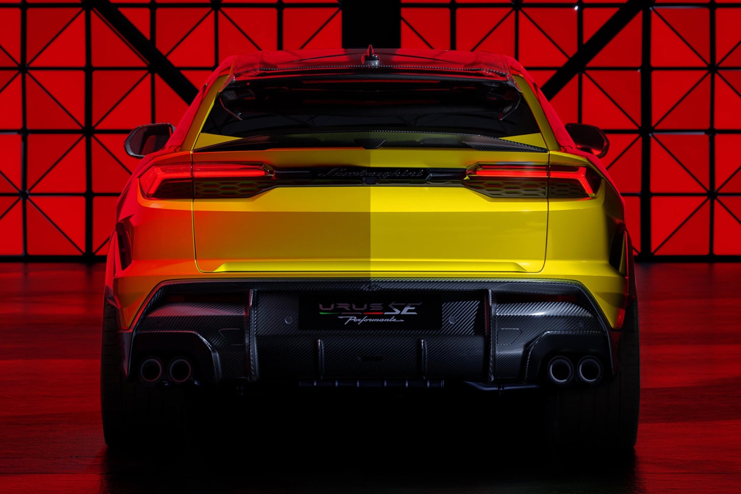 ランボルギーニ・ウルスSEペルフォルマンテ｜Lamborghini Urus SE Performante