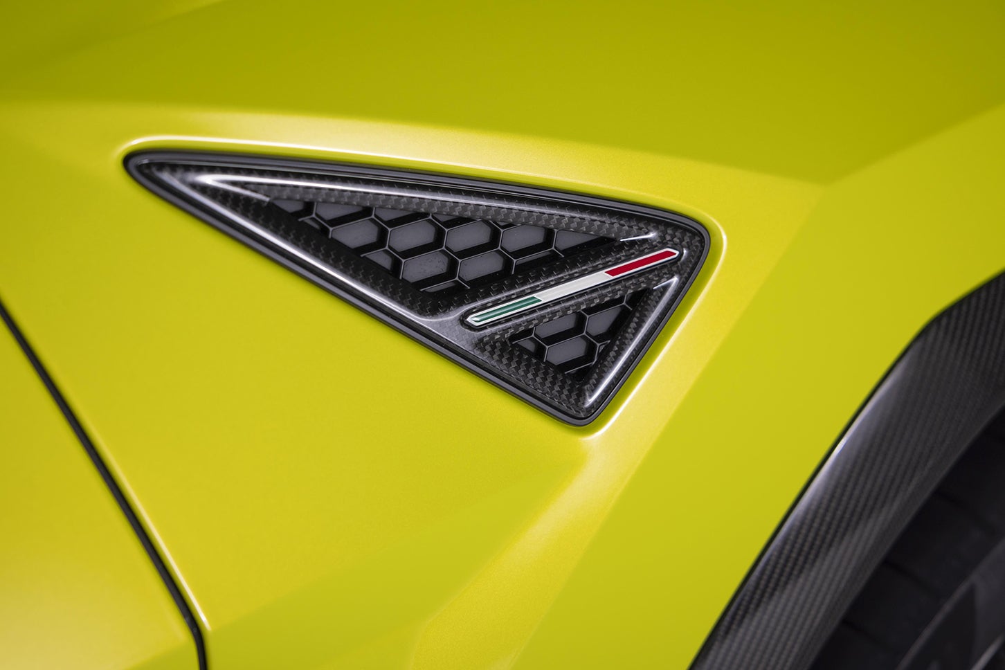 ランボルギーニ・ウルスSEペルフォルマンテ｜Lamborghini Urus SE Performante
