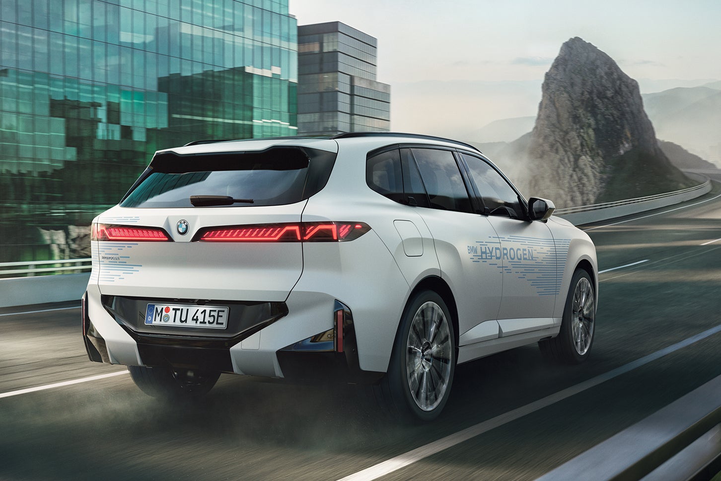 BMW iX5 Hydrogen｜BMW X5ハイドロジェン