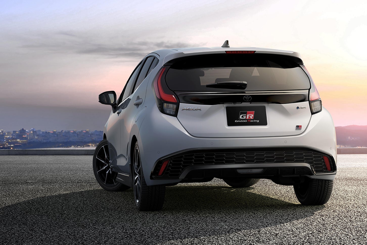 トヨタ・アクアGRスポーツ｜Toyota Aqua GR Sport