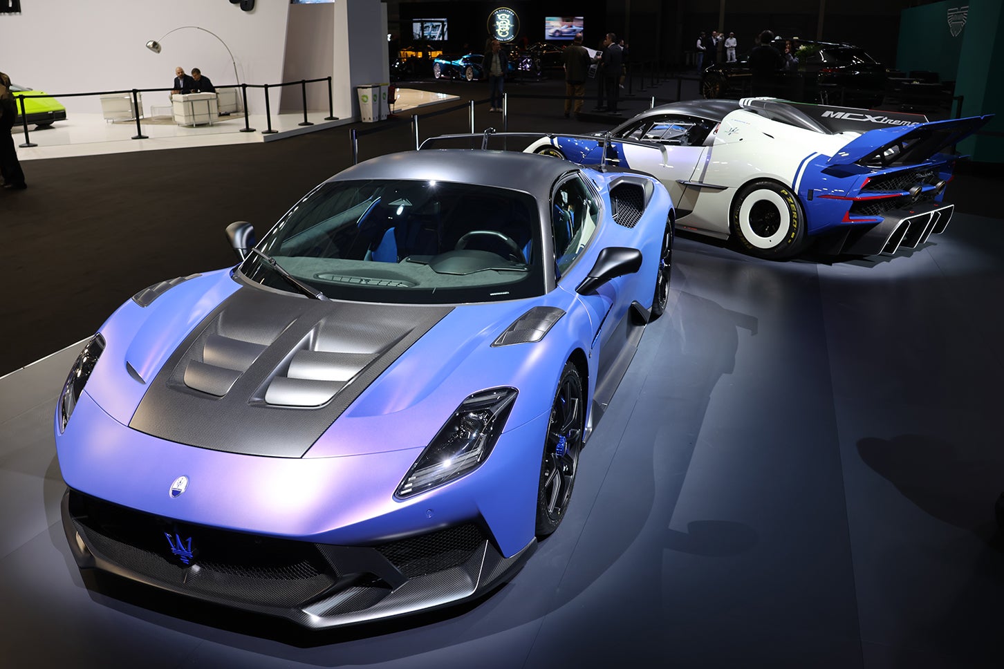 マセラティGT2ストラダーレ（手前）とMCXtrema