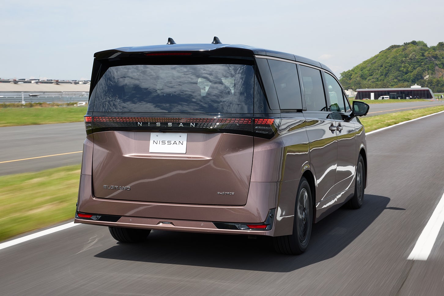 日産エルグランド｜Nissan Elgrand