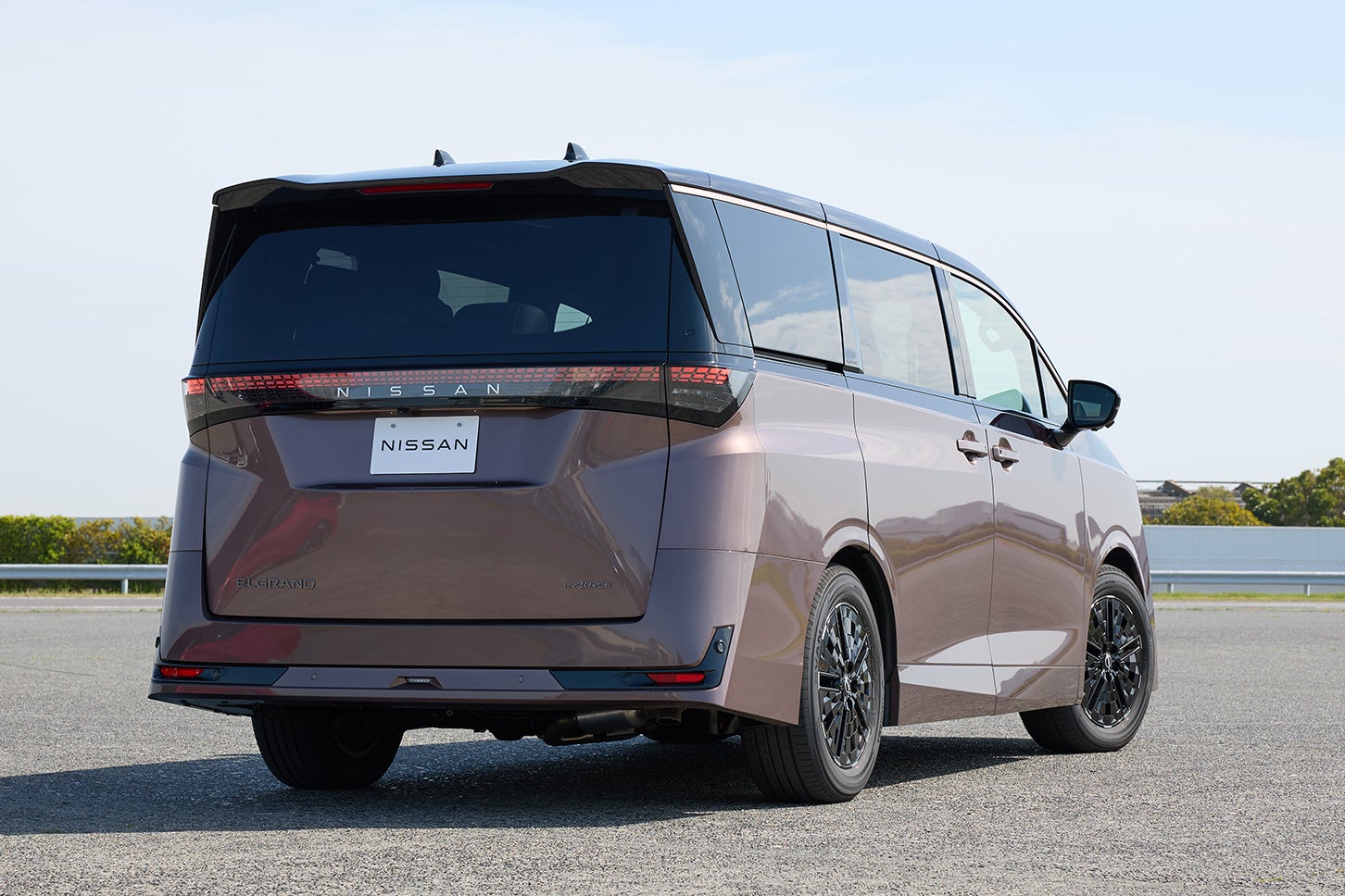 日産エルグランド｜Nissan Elgrand