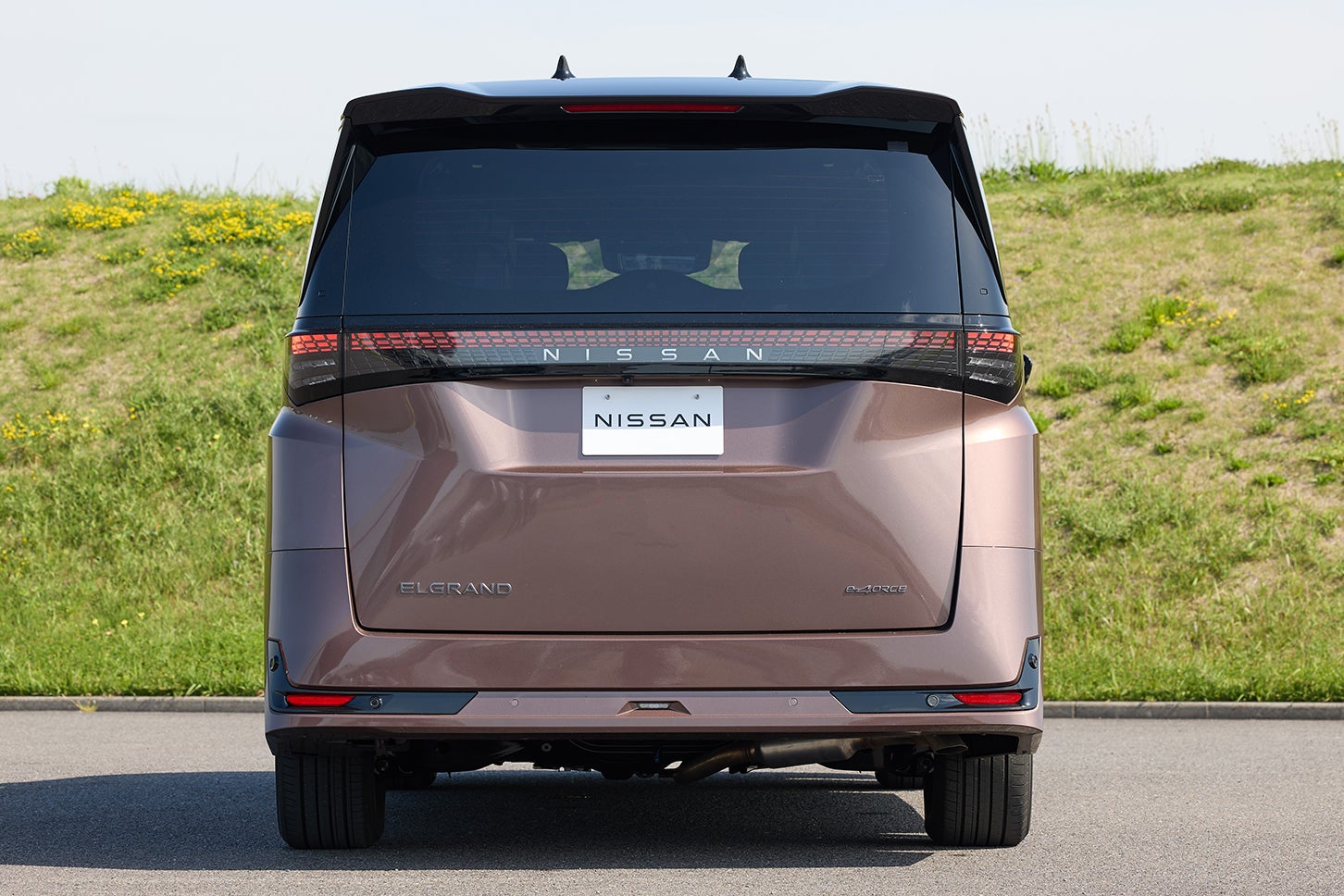 日産エルグランド｜Nissan Elgrand