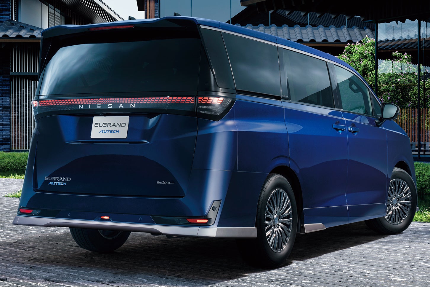 日産エルグランド オーテック｜Nissan Elgrand AUTECH