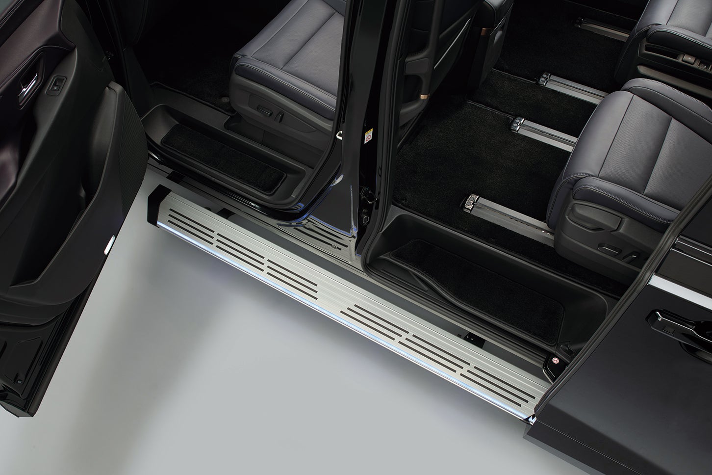 日産エルグランド ステップタイプ｜Nissan Elgrand Step Type