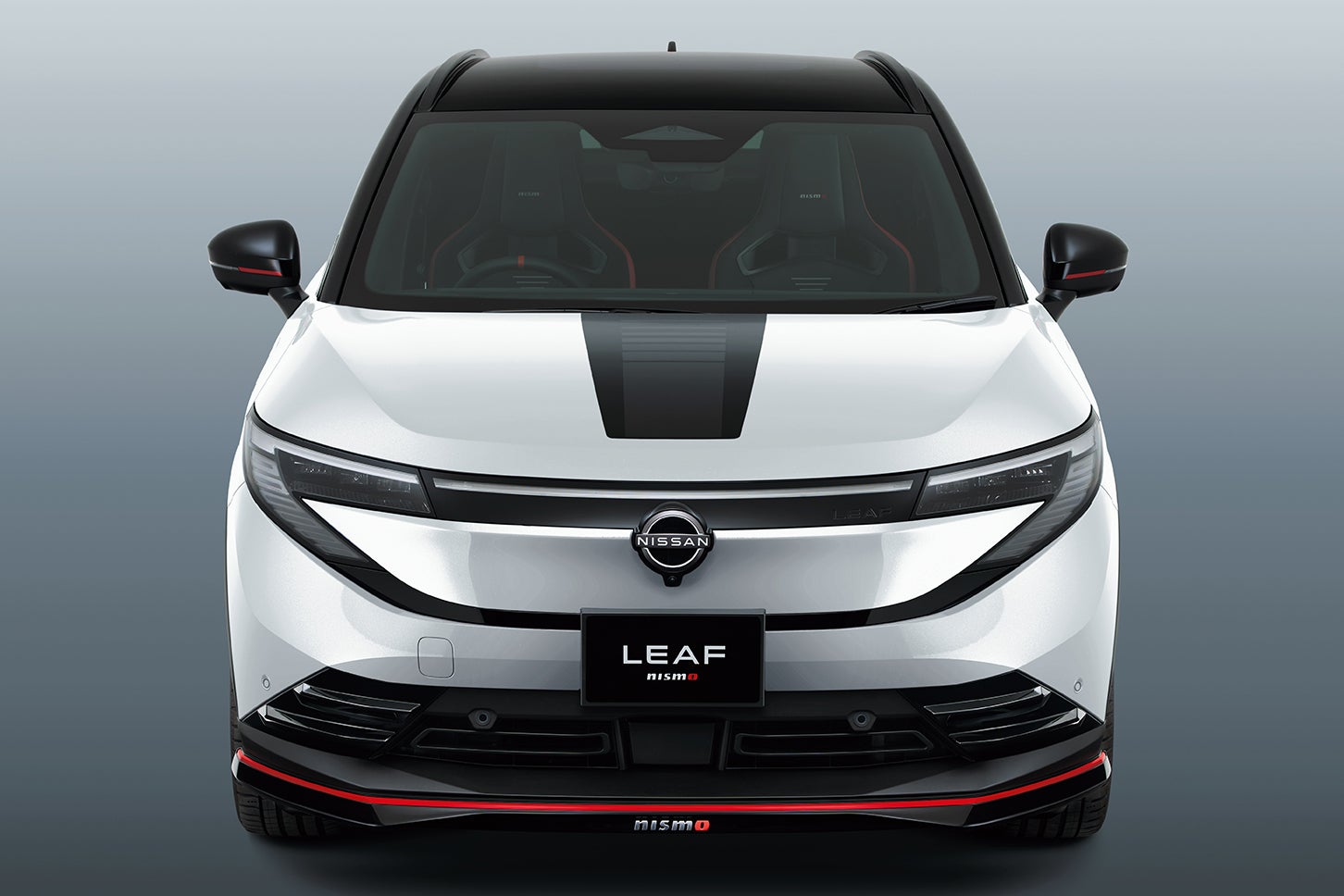 日産リーフ ニスモ｜ボディカラー：プリズムホワイト/スーパーブラック 2トーン