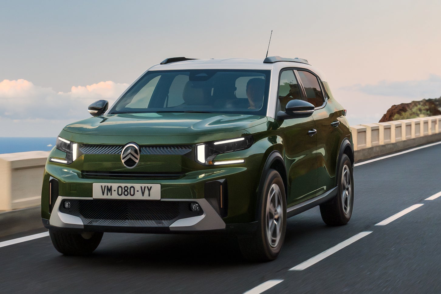 シトロエンC3エアクロス ハイブリッド｜Citroén C3 Aircross Hybrid