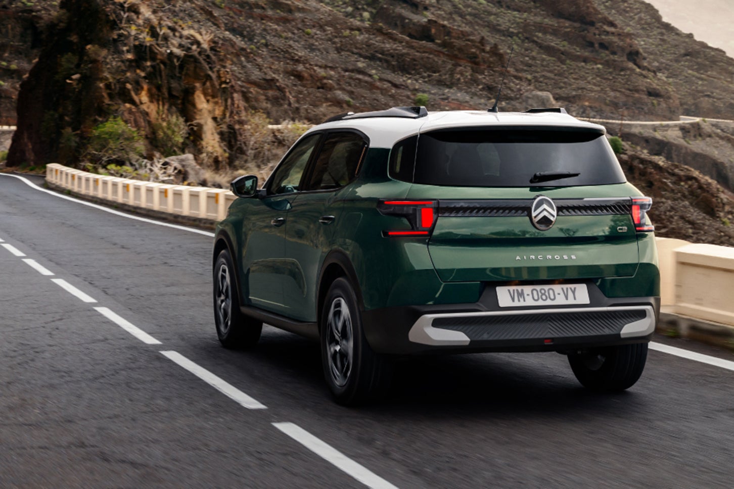 シトロエンC3エアクロス ハイブリッド｜Citroén C3 Aircross Hybrid